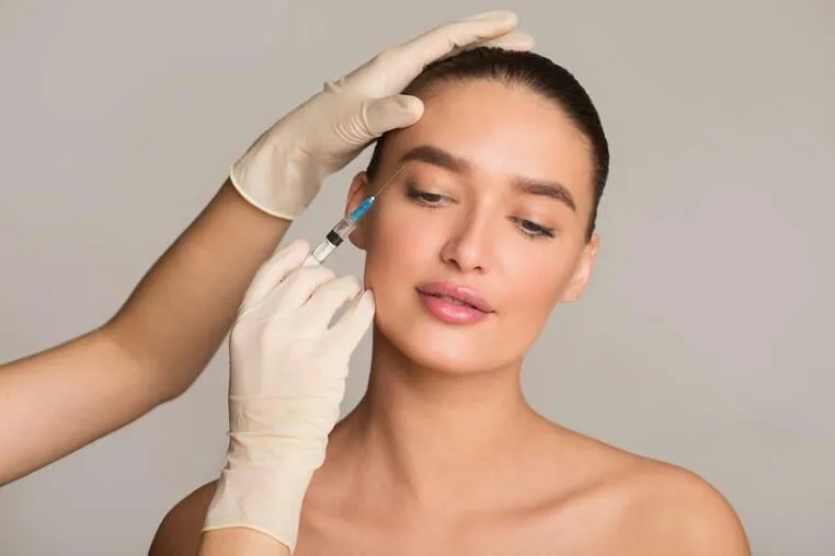 Renovación y Cuidado: La Magia del Botox en el Corazón de Málaga